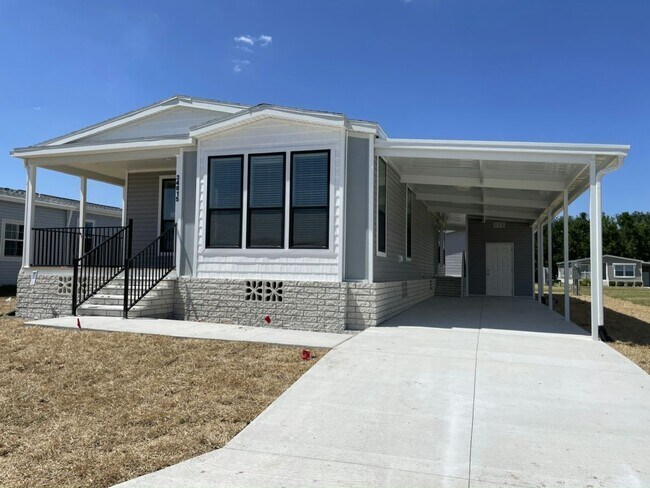 Building Photo - 34815 Silver King Dr