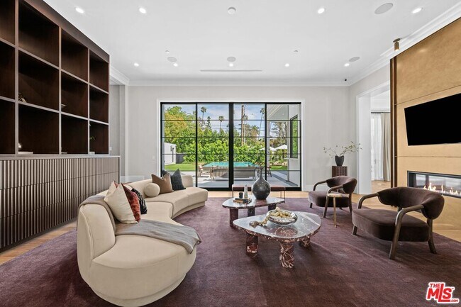 Building Photo - 616 N Alpine Dr