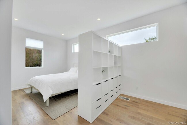 Building Photo - 420 Old Farm Rd