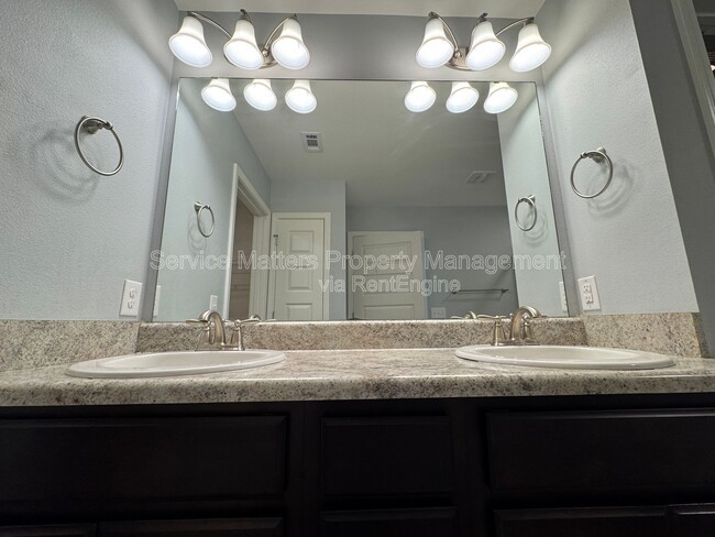 Building Photo - 5620 Blue Sky Ct