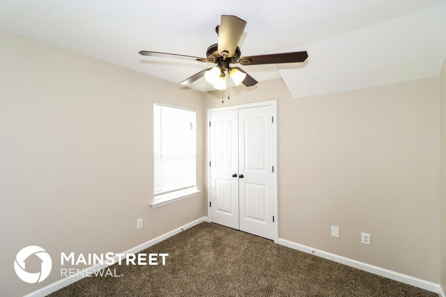 Building Photo - 10186 Sterling Ridge Dr