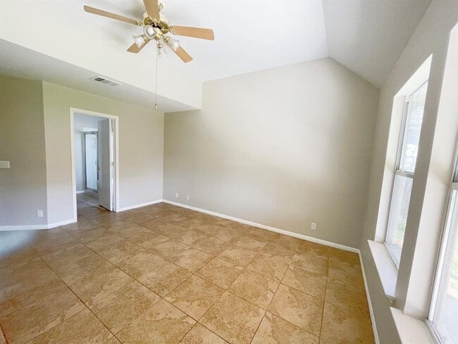 Building Photo - 104 Cattail Cove