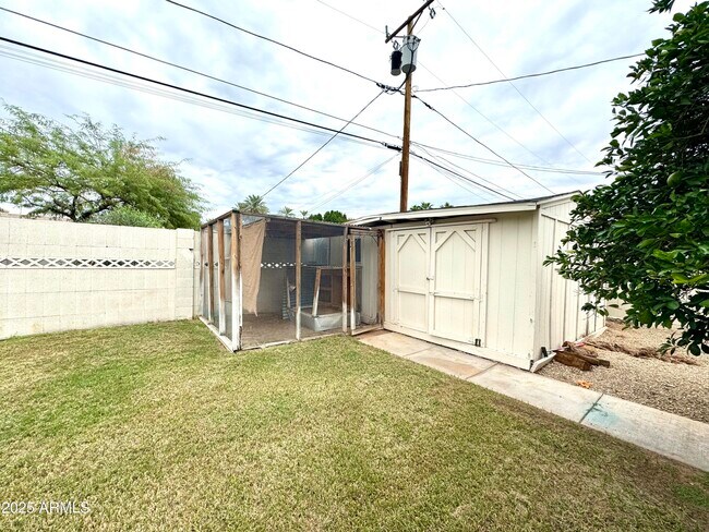Building Photo - 4248 E Montecito Ave