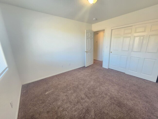Building Photo - **$100 Move In Special**Great Home Near Downtown 29 Palms