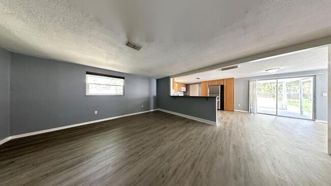 Building Photo - 8240 Krag Dr