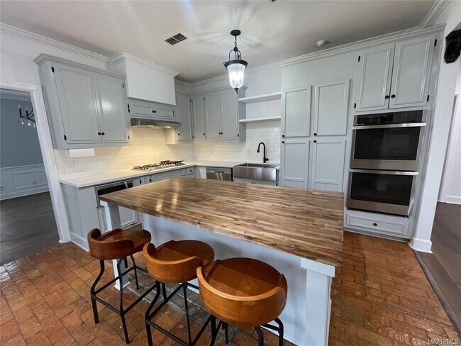 Building Photo - 8342 Longneedle Dr