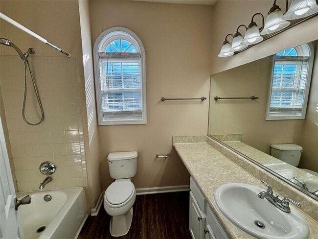 Building Photo - 508 Summer Pl NW