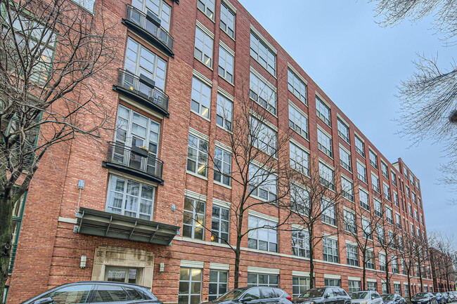 Primary Photo - 1735 N Paulina St