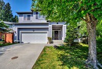 Building Photo - Mountlake Terrace Two Story Home