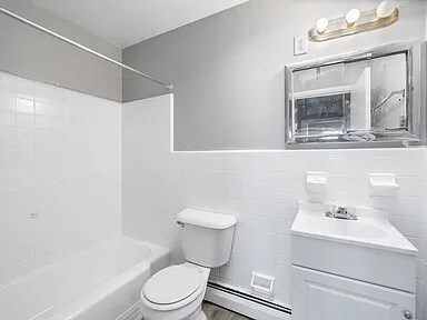 Building Photo - 1412 72nd Ave