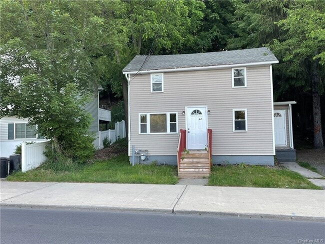 Primary Photo - 64 Wawayanda Ave