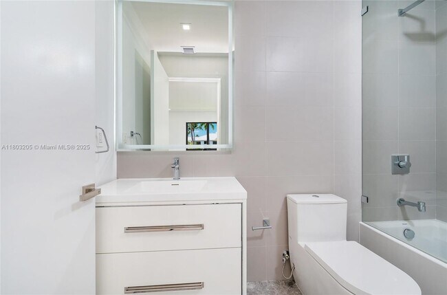 Building Photo - 204 Sunrise Dr