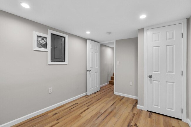 Building Photo - 15 N Bradford St