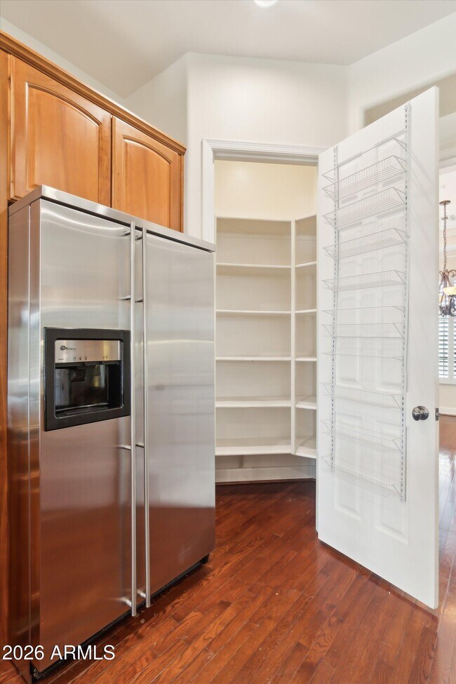 Building Photo - 8451 E High Point Dr