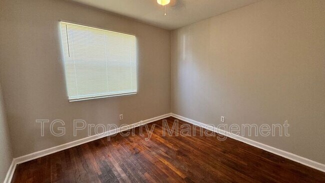 Building Photo - 6536 Anvers Blvd S