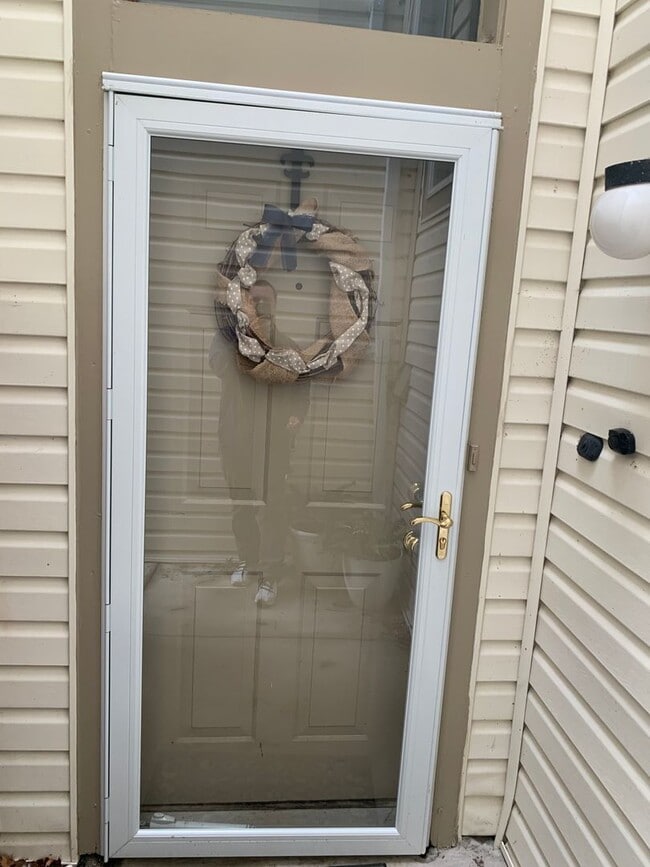 Building Photo - Spacious 3 Bedroom Condo- Olney, MD