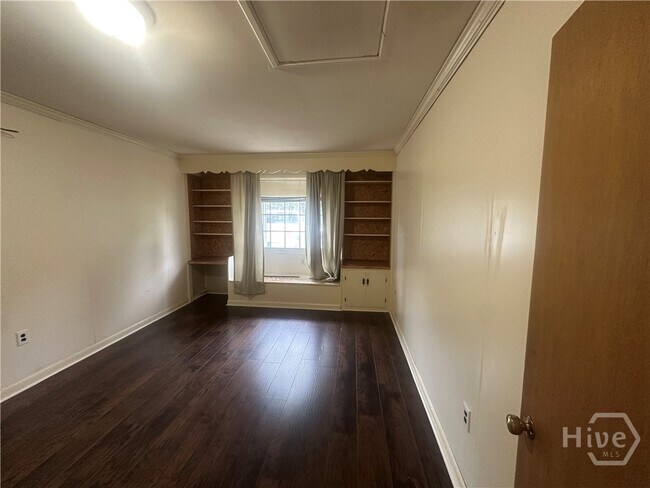 Building Photo - 2217 Bacon Park Dr