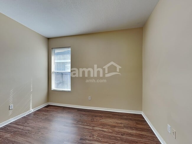 Building Photo - 4812 Sky Blue Dr