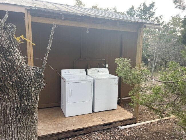 Building Photo - NEW ON MARKET