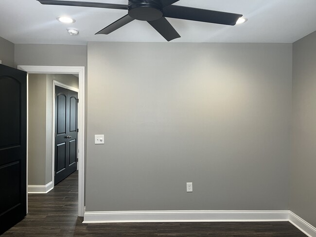 Building Photo - 77 Emanuel Ct