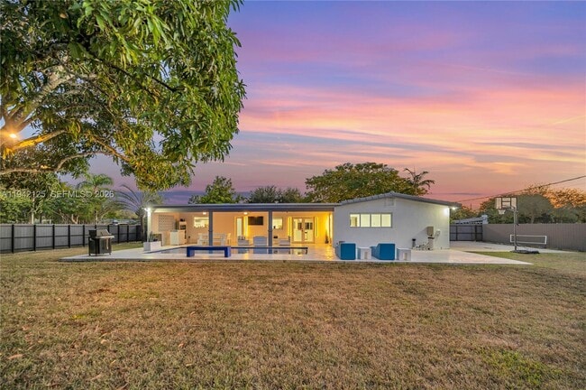 Building Photo - 8501 SW 142nd St