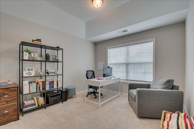 Building Photo - 211 Palisade Rdg