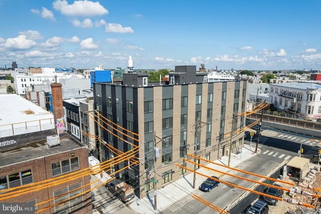 Building Photo - 2000 N Front St