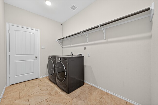 Building Photo - 14002 Wolftrap Ln