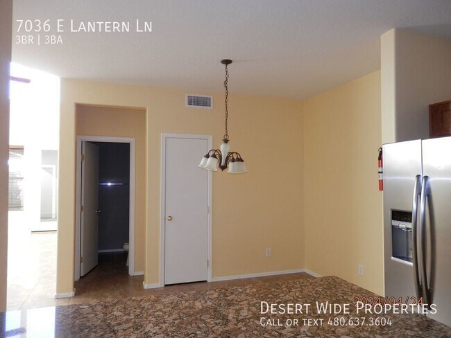 Building Photo - 7036 E Lantern Lane East