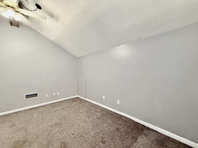 Building Photo - 4819 Puritan Cir