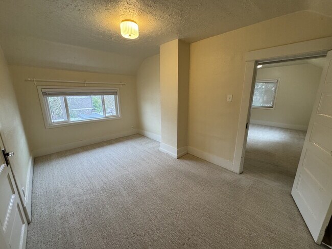 Building Photo - Cute 2-bedroom in Portsmouth Neighborhood / Close to University of Portland