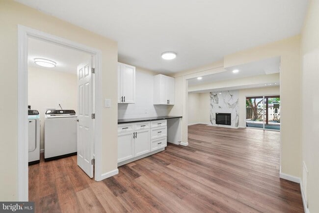 Building Photo - 417 Sternwheeler Ct