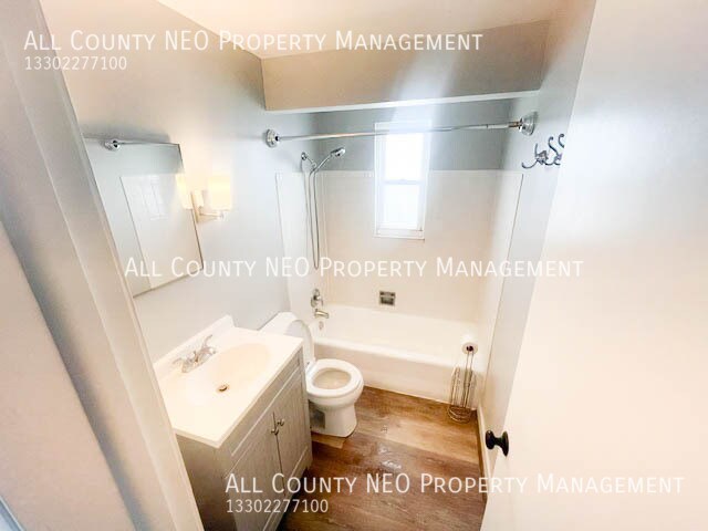 Building Photo - 1737 Portage Trail