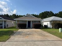 Building Photo - Pensacola - Springfield - 3 bedroom, 2 bathroom