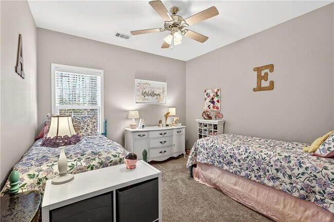 Building Photo - 58 Legend Dr