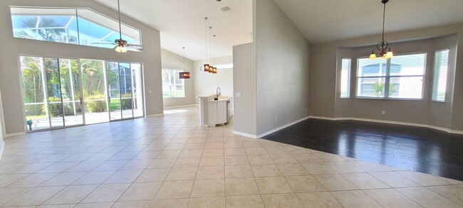 Building Photo - 1171 Siesta Key Cir