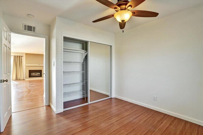 Building Photo - 1966 Westover Dr