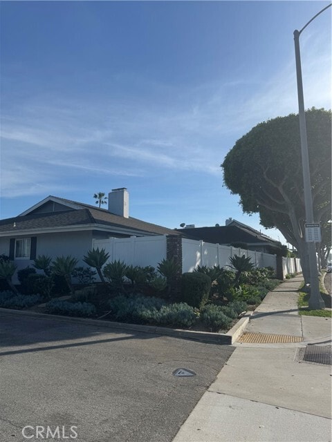 Building Photo - 2522 University Dr