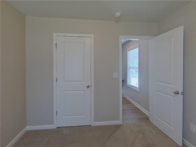 Building Photo - 730 Ireland Ln