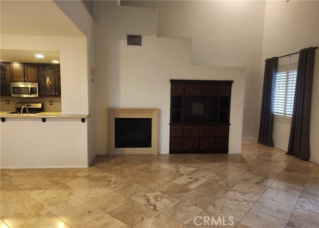 Building Photo - 12377 Hollyhock Dr