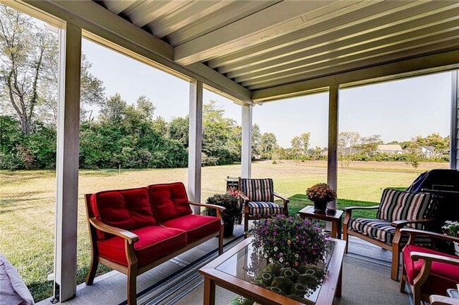 Building Photo - Beautiful 5 BR Home in Brownsburg!