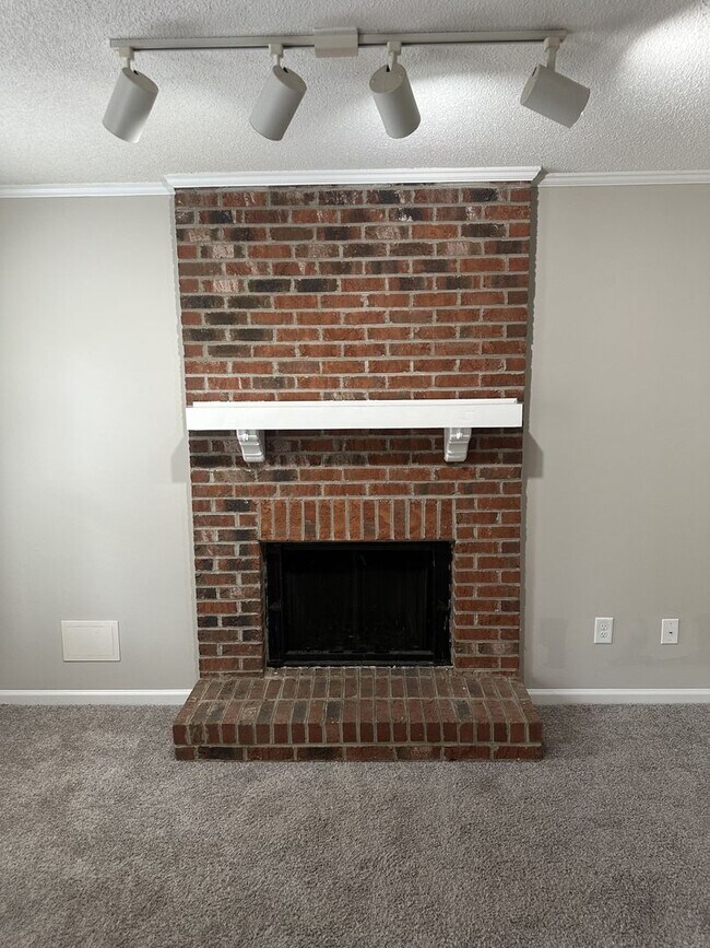 Building Photo - 5621 Hamstead Crossing