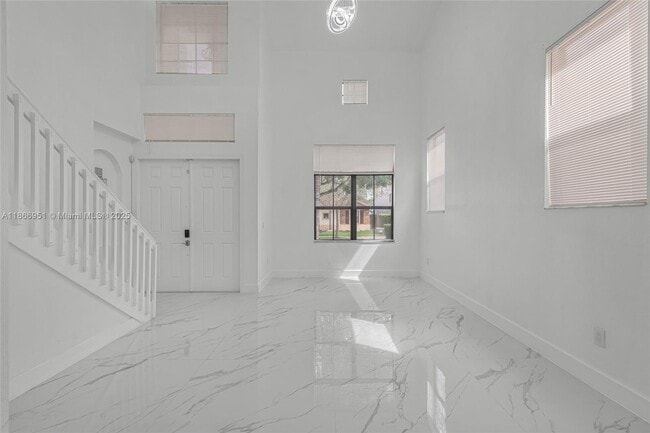 Building Photo - 642 SE 37th Pl