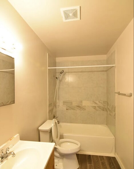 Building Photo - 311 Crockett Dr