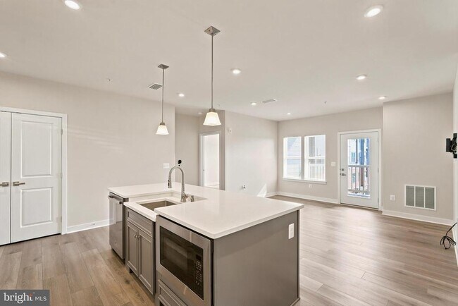 Building Photo - 4399 Peach Lily Ln