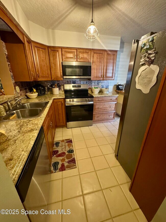 Building Photo - 53 Anchor Dr