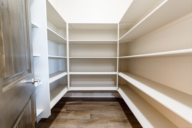 Building Photo - Stunning 3 Bed, 2.5 Bath Prescott Home wit...