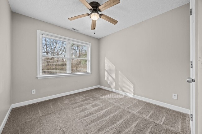 Building Photo - 3 Bedroom Duplex in Lillington