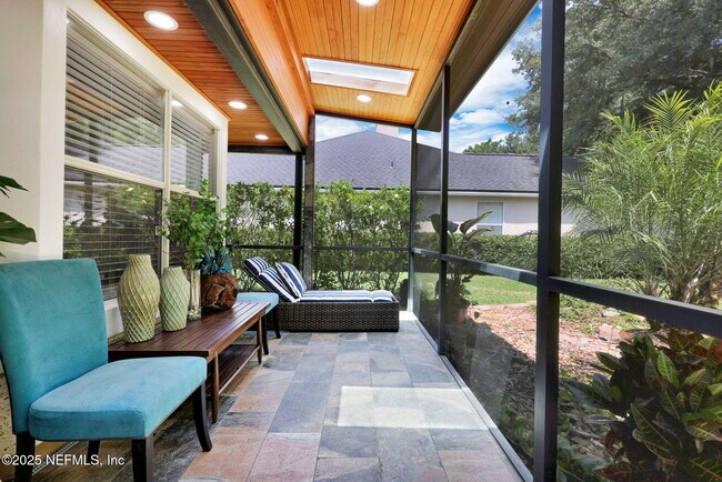 Building Photo - 526 Oakmont Dr