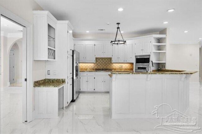 Building Photo - 4700 Bohemia Dr